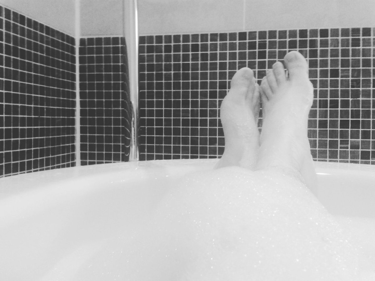 OscardeMuriel's tweet image. First draft done!!!!
And an important #freyandmcgray announcement coming very soon.
#amwriting #amdrinking #happy