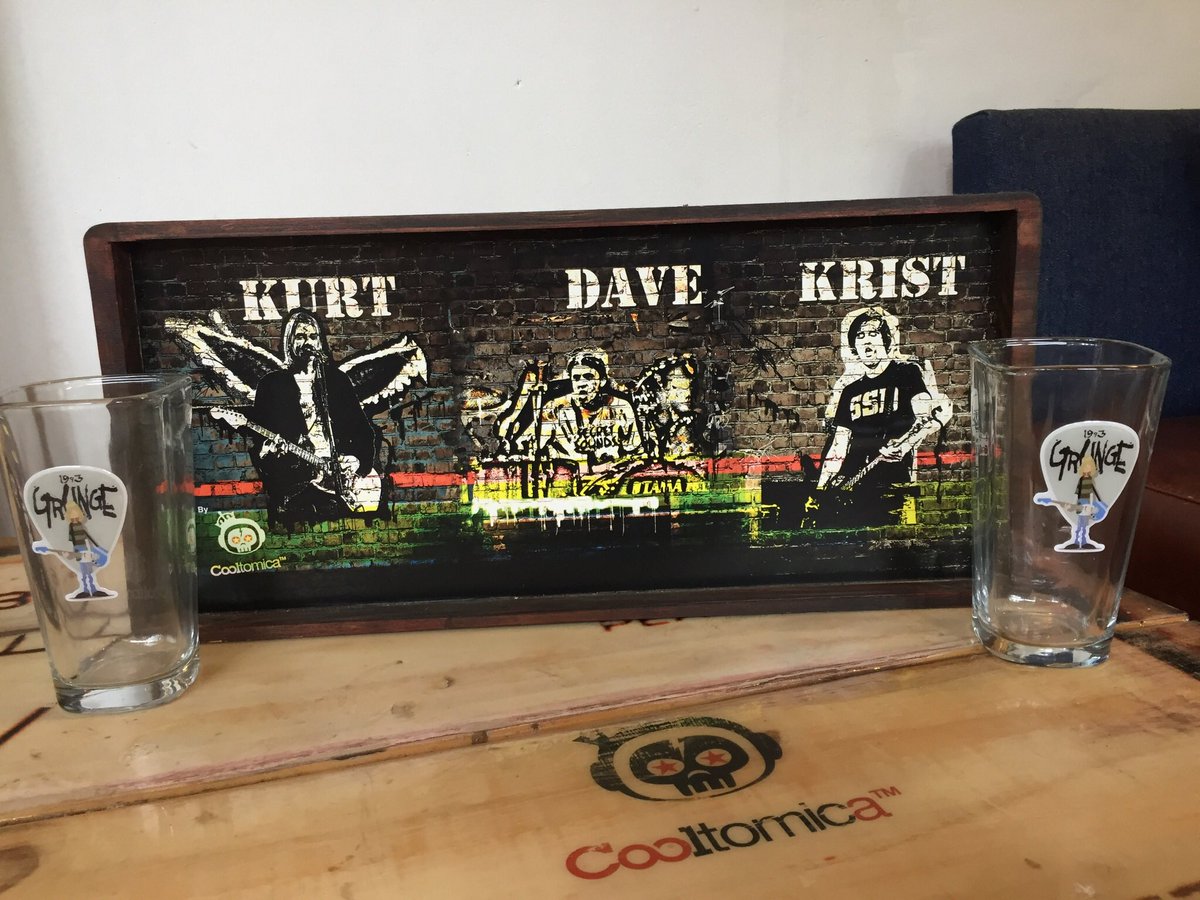 Cooltomica's tweet photo. Combo grunge
Cuadro homenaje a Nirvana mas 2 vasos grunge (free)
Solo via inbox
Solo 1 combo disponible 
Imperdible!!
#cooltomica #arte #deco #vinilos #vinosdelrock #regalosempresarios https://t.co/hZtemEuiVj