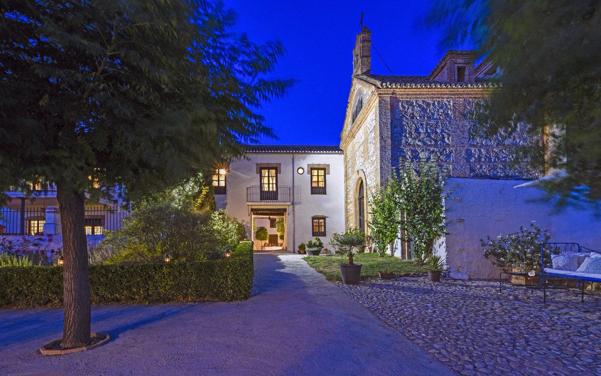 CortijoMarques's tweet photo. Total relaxation is hard to achieve in a daily life, so sometimes it's better to pack your bags and getaway from everything..... #CortijodelMarques could be your hideaway when feeling this way 😴😴
#slowhotel #slowplace #hideaway #andalusia https://t.co/lKJSs1rZbk