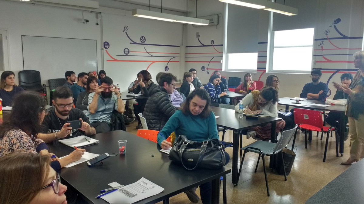 saandreoli's tweet photo. Última jormada de #CitepLab #gamificacionlab. Comienza el taller de evaluación pedagógica de videojuegos con Beatriz de Anso @CitepUBA @graesnaola @AcademicaUBA https://t.co/Hl78eCRxIM