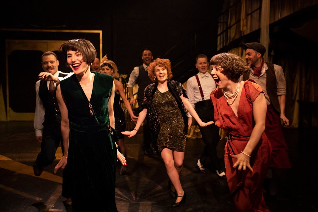 BuzzTickets's tweet image. 1920’s Dress Encouraged, dancing shoes required 🍸 #ImmersiveGatsby on sale now via buzztickets.co.uk 🎫 #Gatsby #1920s #Immersive #Theatre #WhatsOnLondon #OnSale #WhatsOn