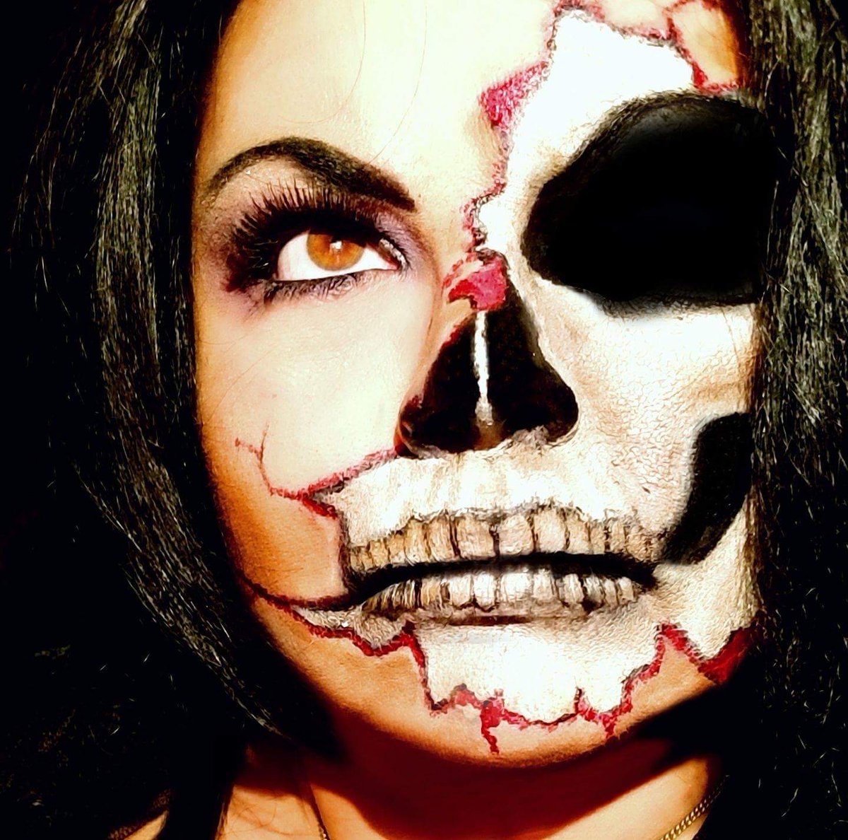 MakeupVi's tweet photo. Count down to Halloween! 💀
The power of makeup compels you!
Keep an EYE OUT for tutorials!
And check out my website https://t.co/LVvZDhkQwW  for great deals and products!!! #makeupartist #makeup #cosmetics #mua #Halloween #Halloween2018 #HappyHalloween #Skull #art #artist #boo https://t.co/HxholvC1jn