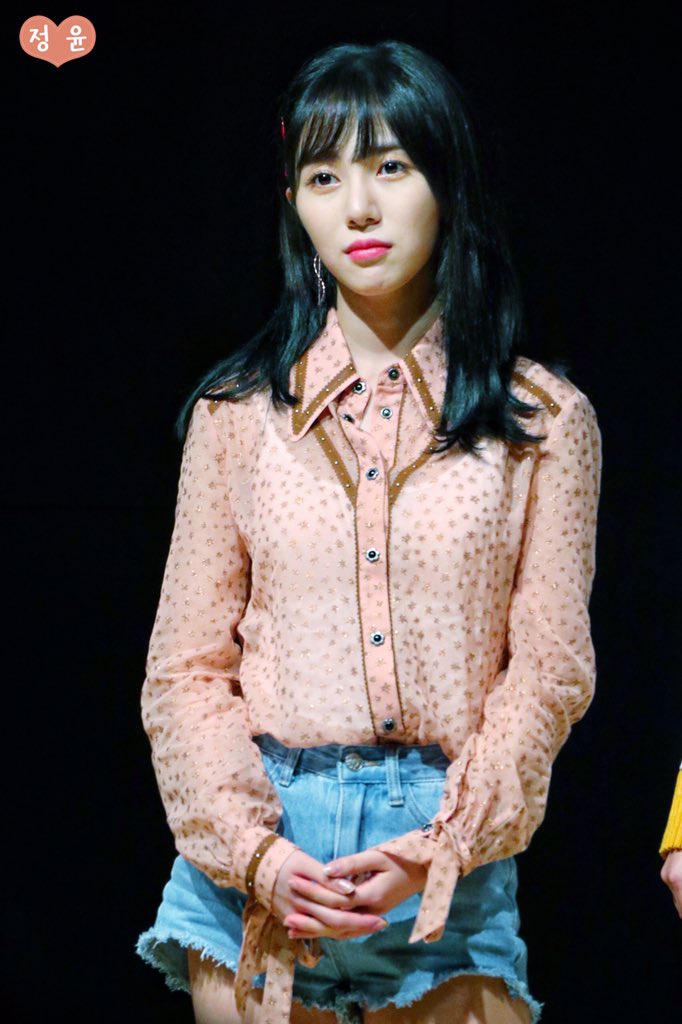 tingyun0508's tweet photo. 20180617 AOA 팬사인회 민아 ❤️
#에이오에이 #AOA #민아 #Mina #Bingle_Bangle #빙글뱅글 @AOA_FANCLUB https://t.co/iKgAHMsoFT