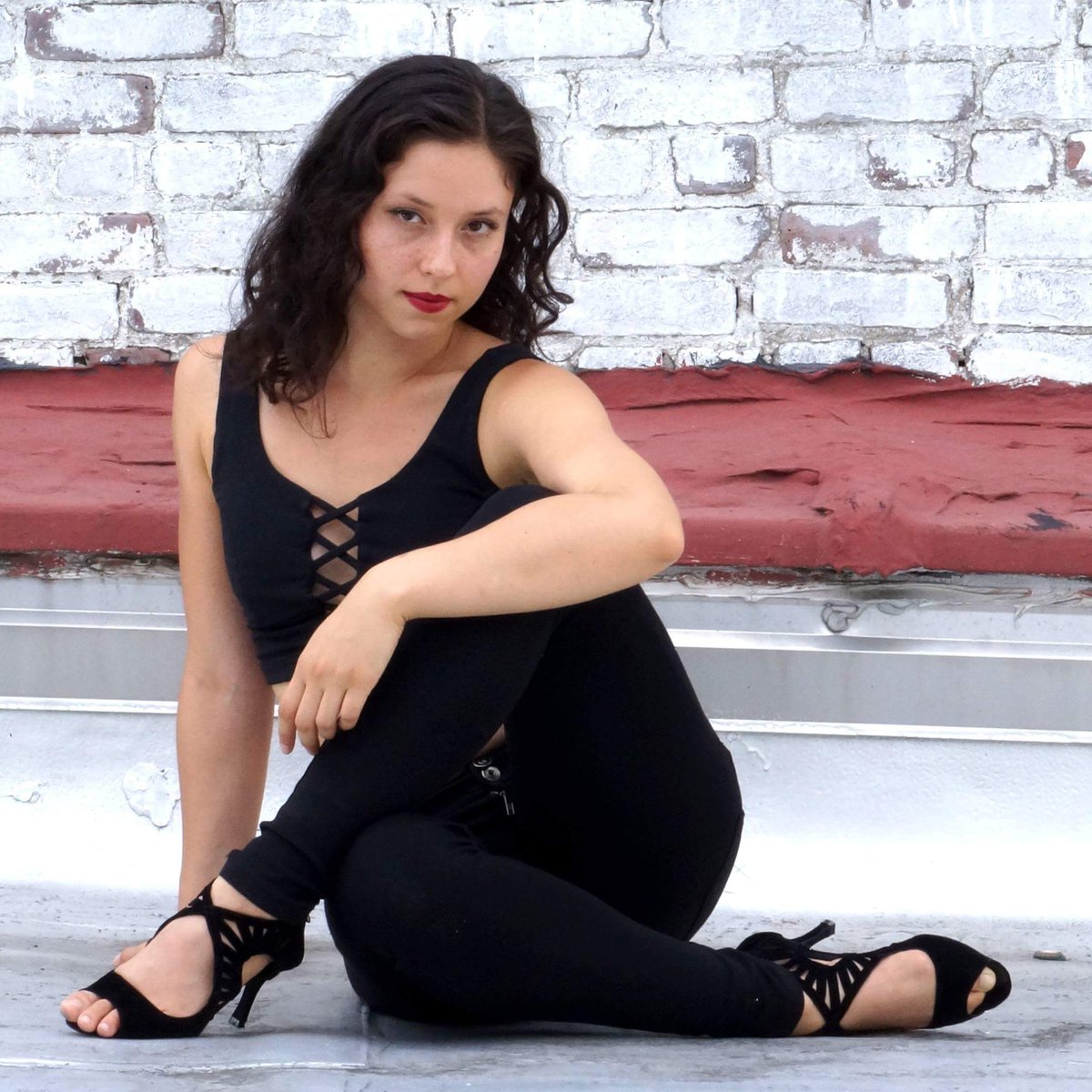 DanceLikeAVegan's tweet photo. Dance with power. 

Dance with passion. 

Dance with your heart ♥ 

#dancelikeavegan #dancevegan #vegandanceshoes #veganheels #vegansaresexy #veganpropaganda #veggielife #vegan #vegansalsera #veganbachata #vegandancefloor https://t.co/5uyjSzG3Ac