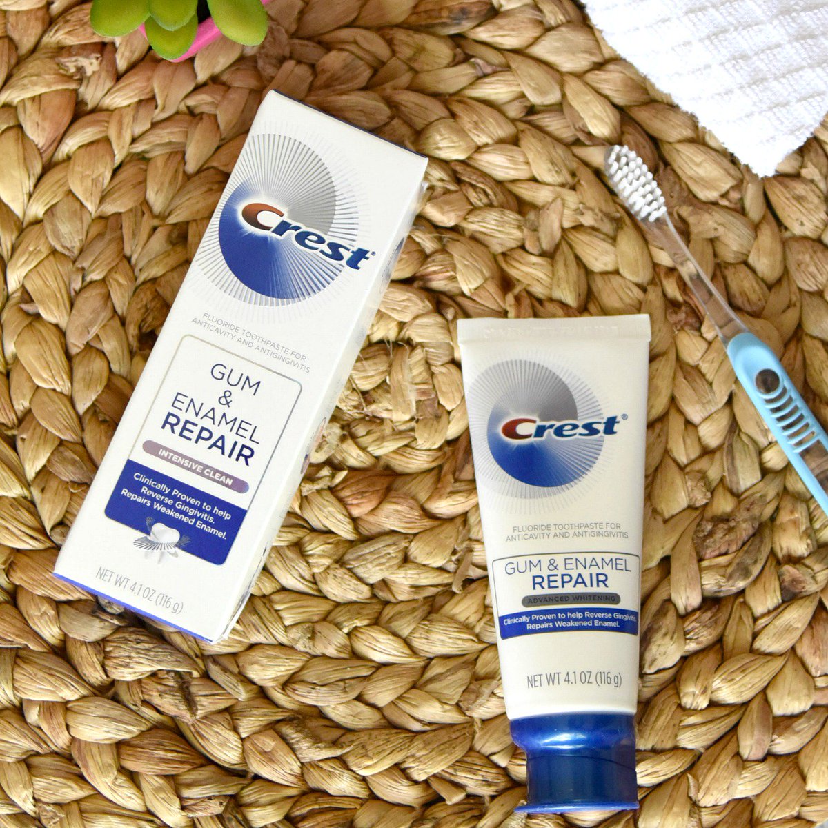amomsimpression's tweet photo. Did you know the CDC reports that 50% of US adults suffer from gum disease? @Crest Gum & Enamel Repair's Enhanced Protection Technology can help reverse gingivitis and protect gums from future disease. https://t.co/MnX07mFr05 $2 Ibotta: https://t.co/GJuX5X1F87 #ForGumsSake #ad https://t.co/nAKlFhB0mU