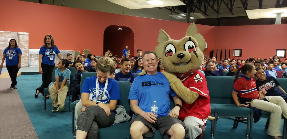 HseElPaso's tweet photo. We had the honor to host Chico from @epchihuahuas at our Anti Bullying presentation. Thank you Chico and Kate for showing your support towards students' education and safety. #Teachers #Parents #StopBullying #WeareHarmony #Harmonycares #Harmonyproud https://t.co/iimjzC7sQw https://t.co/oA4A5DzS4Q