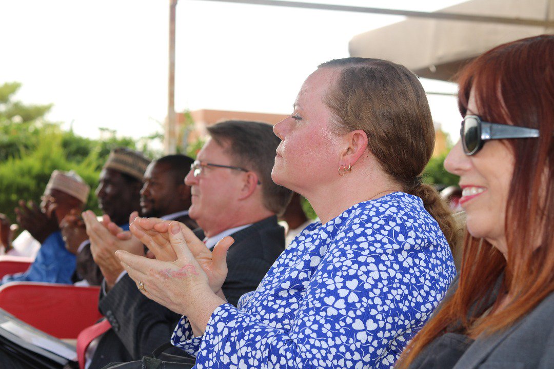 ADULeads's tweet photo. A.D.U CONVOCATION 2018 :
Plusieurs hautes personnalités ont répondu présent à notre invitation pour rendre mémorable le premier jour de la rentrée de la "Kagamé Cohort".
L'invité spécial était l'ambassadeur des Etats-Unis au Niger, S.E.Whitaker.
#OWeekDay1
#ILIMI
#ADU https://t.co/HhZaOYzOPA