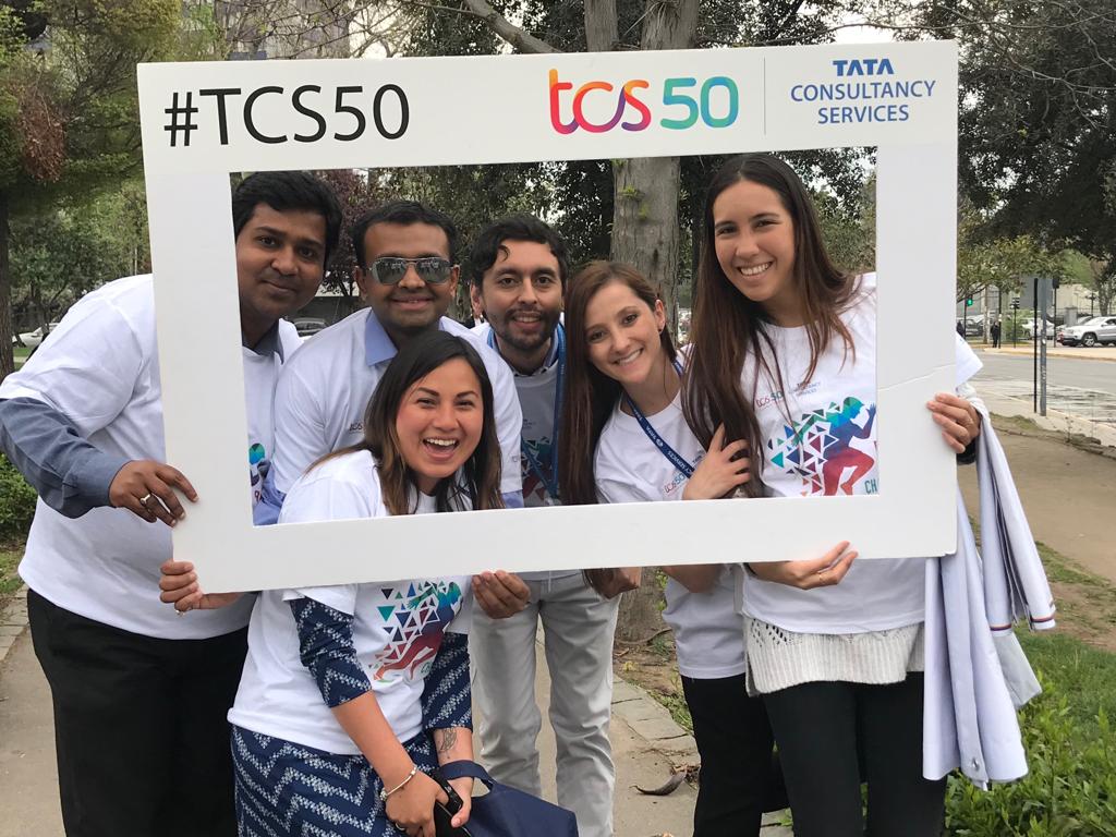 TCS_Latam's tweet photo. TCS Chile ya está listo y se une al reto de #1BillionSteps para lograr todos juntos la meta. Nuestro objetivo es llegar a 5 millones de pasos, motivados para seguir realizando actividades que nos ayuden a tener una vida sana #OneTCS #Tcs50 #ExperienceEnergy https://t.co/vNMs1zfIVC