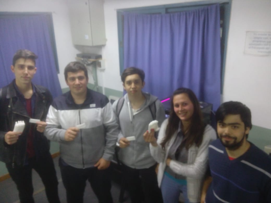BibowAldana's tweet photo. Alumnos de Electromecánica de la #EEST1 de General Rodríguez, haciendo prótesis con Impresión #3D. @copretBAok @gfalvarez @red_escuelas @Regional_10 https://t.co/FSWbfv9yso