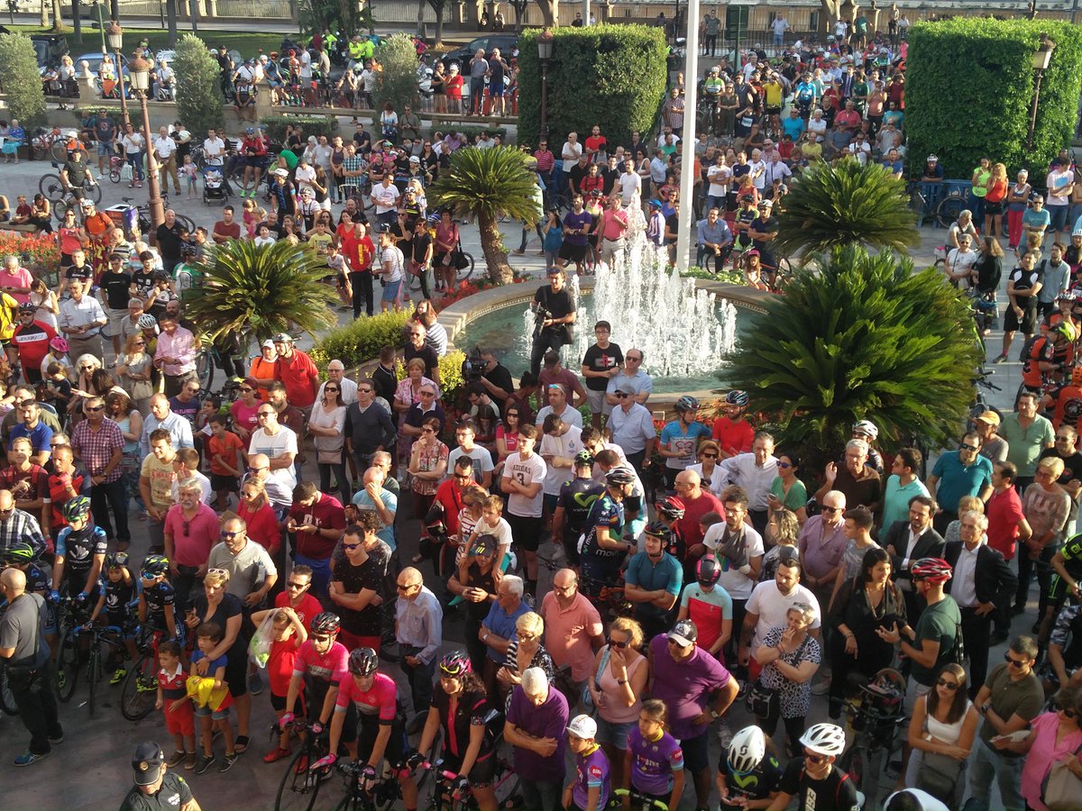 Emocionado por el recibimiento de mis paisanos esta tarde. Muchas gracias por el cariño y las muestras de afecto 👏👏. Orgulloso siempre de Murcia y su gente.