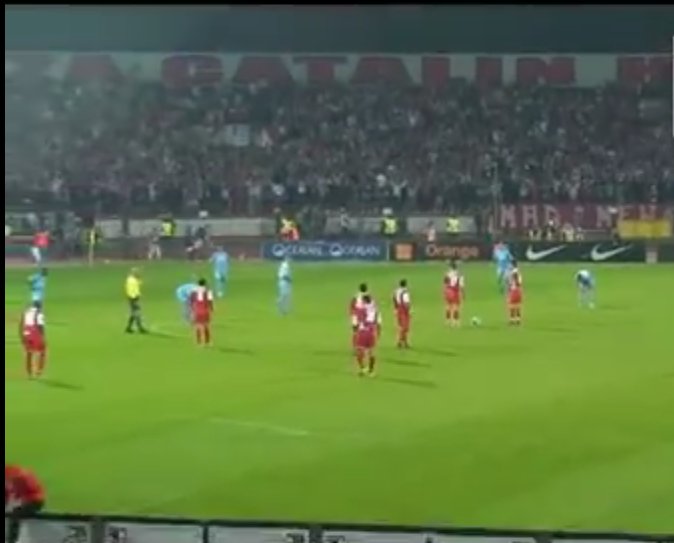 NECfeitjes's tweet photo. Dinamo mag aftrappen. Hadden we maar een verrekijker meegenomen; we zitten bijna honderd meter van het veld af. #dinNEC https://t.co/dpKz4chtzy