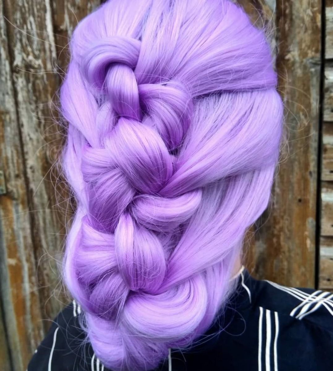 SamVillaPro's tweet photo. From #frenchbraids to #dutchbraids, #infinitybraids , #fishtails and so much more - what is your #goto technique when doing a #braided #style?⠀
https://t.co/ft6oBN5kXO https://t.co/6zemY3xmIr