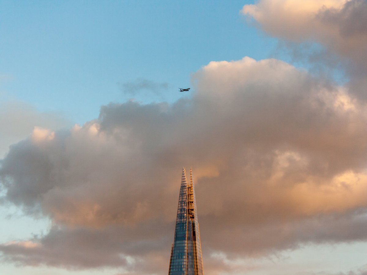 drozdowskiphoto's tweet photo. Dot above an "i" 😁
kropka nad "i"
London, The Shard, sunset.
Aim high!
#StormHour #TopPhotoHour #sunset #sky #clouds #office #photography #TuesdayMotivation
#TuesdayThoughts #TravelTuesday #architecture #aviation #aviationlovers #SkysTheLimit #Travel #MentalHealthMatters https://t.co/KZvvWyEo7J