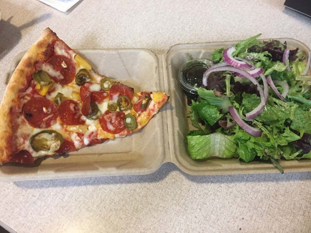 _Celestinos_'s tweet photo. Lunchtime essentials. ๐ฏ #Pizza #Salad #SliceCombo #CelestinosNYPizza #DowntownChico #SalemStreet #TuesdayThoughts https://t.co/oIg7dMqRCV