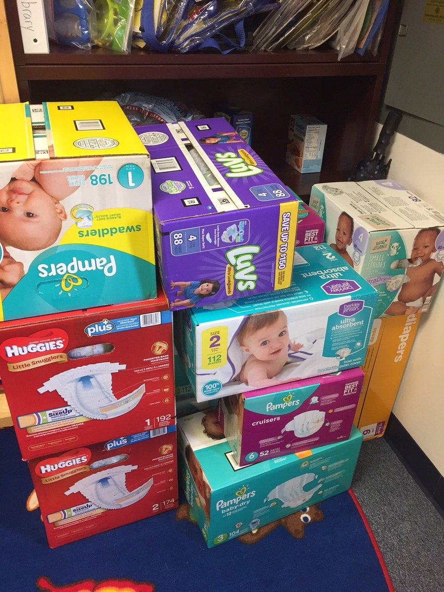 FCPSJudyCenter's tweet photo. WOW!  The mountain of diapers from Mountain View Community Church continue to grow!  Join us @Waverley_ES on Saturday October 6th at 10:30am for Diaper Day!  Any family with a child who wears diapers in the Waverley and @LNESPanthers school district are invited to come! https://t.co/n1JJzFWUXB