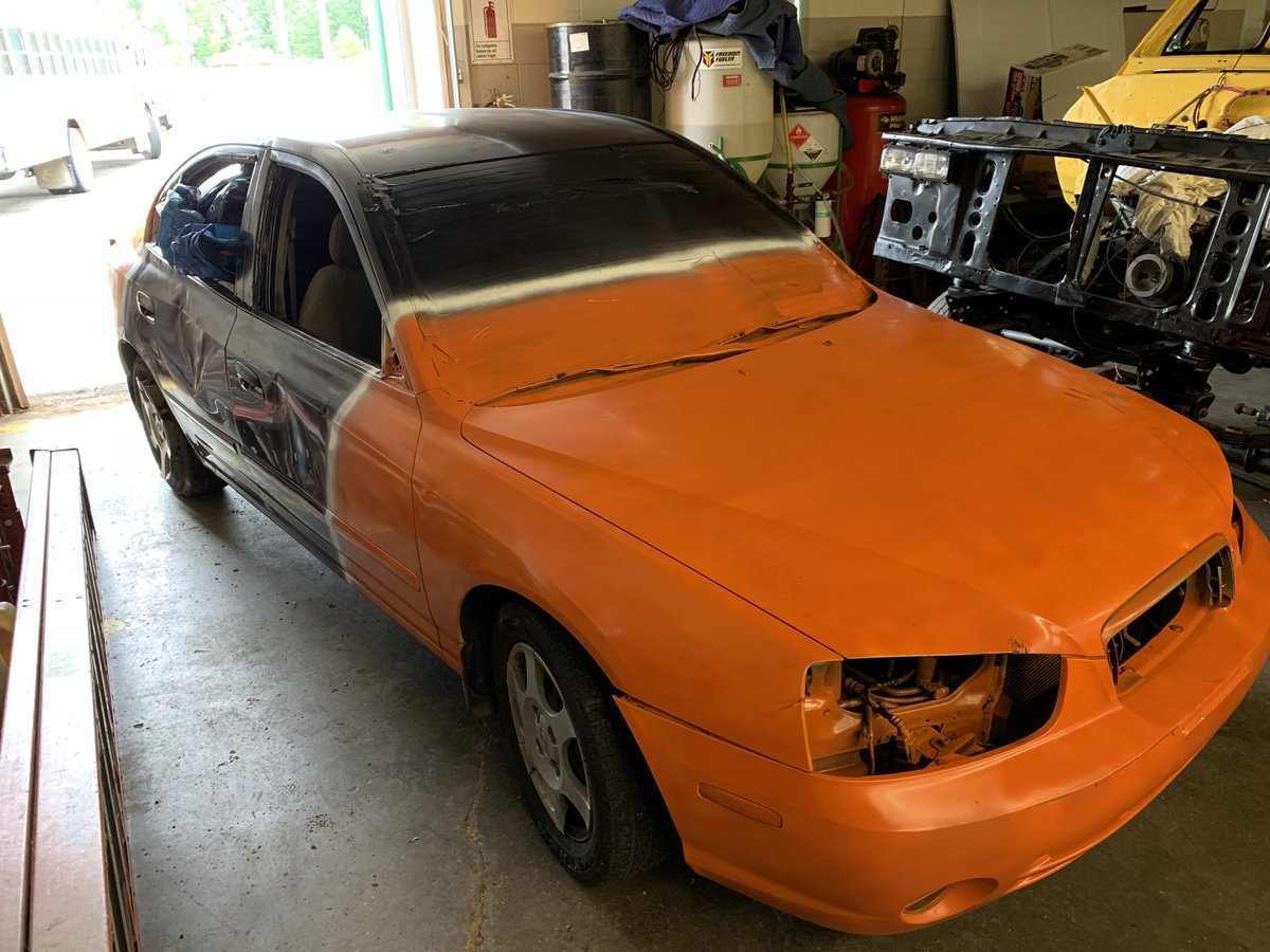 newhavenhibbert's tweet photo. Come support NH Auto, Band, and the Sophmore class during Homecoming! Smash a car! During the game 6-9. One swing $2, three swings $5, unlimited swings for 60 seconds $10 https://t.co/JZqMenmaQn