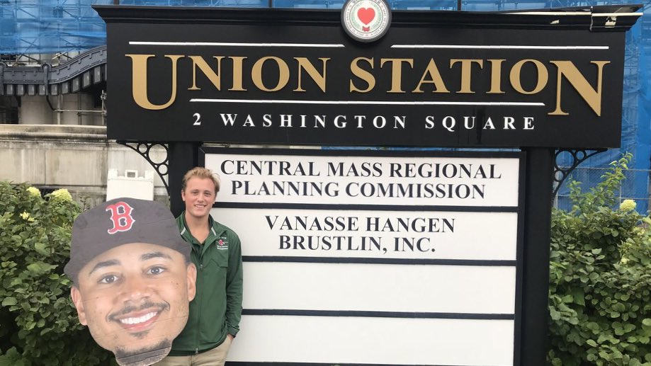 RedSox's tweet photo. The #RedSox street team is hanging out at Worcester’s Union Station right now, and they have a pair of ALDS tickets! 👀

Be the first person to find the Mookie big head &amp; show this tweet to win the tickets! 

Ready. Set. GO! 🎟🎟 https://t.co/cusf09K80N