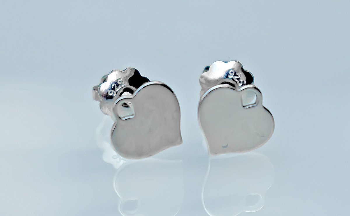 egorova_jewels's tweet photo. Spice up your outfit with elegant #mini #hearts #studs in #925silver for a #perfectday and evening. By @egorova_jewels https://t.co/k61NvPlPs0 via @Etsy #etsyhandmade #etsyjewelry #etsyseller #bridalshower #bridal #ministuds #silverstud #gift #giftideas #giftforher #jewelry https://t.co/qunhfyhxr8
