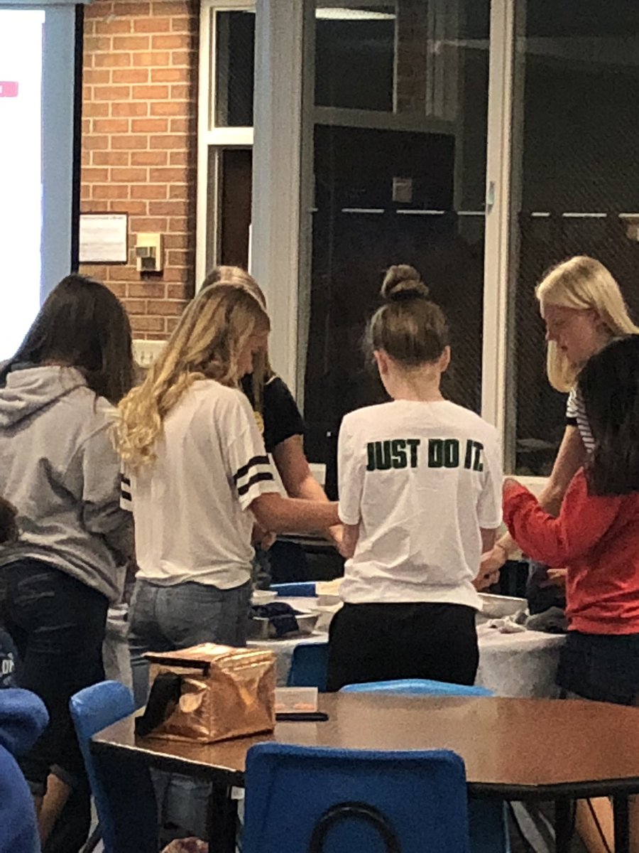 RobintobinTobin's tweet image. Rice warmers and cards for service people and first responders #CommunityEngagement #tvhs