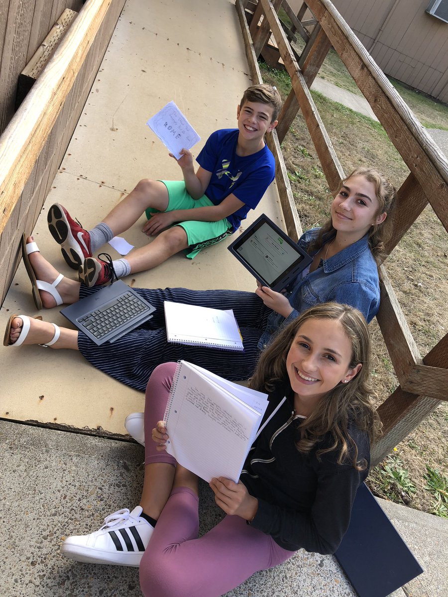 WHarvey_Teach's tweet photo. This is what mobile learning looks like at @Twality_MS! Mr. Bullard’s 7th grade social studies students demonstrating their understanding of content with a paperslide video to be viewed by their peers in @Flipgrid #collaboration #creativity @TTSDLearn https://t.co/vyOMeUoXev