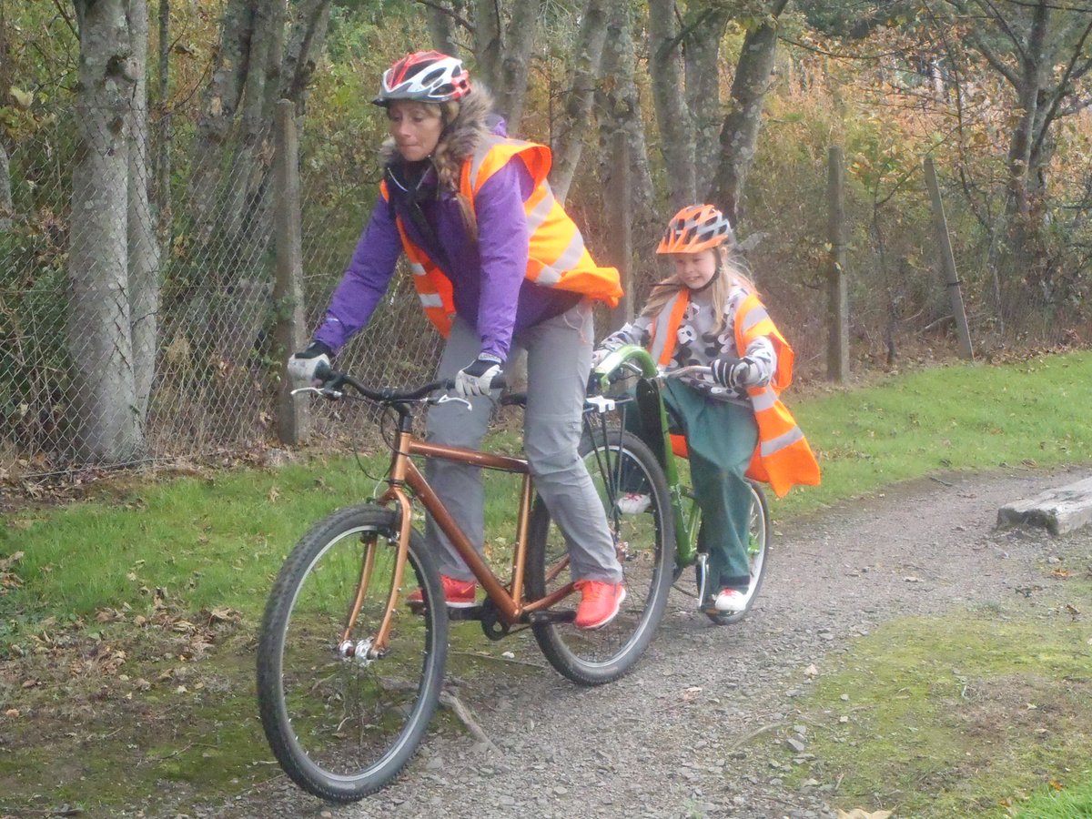 BlairvadachStew's tweet photo. Day 2 - #MountainBiking with @CardonaldPri at @BlairvadachOEC 

Using the #AttackPosition to tackle lots of different challenges on the bikes course #adventure #challenge #education https://t.co/gUaouuaXFI