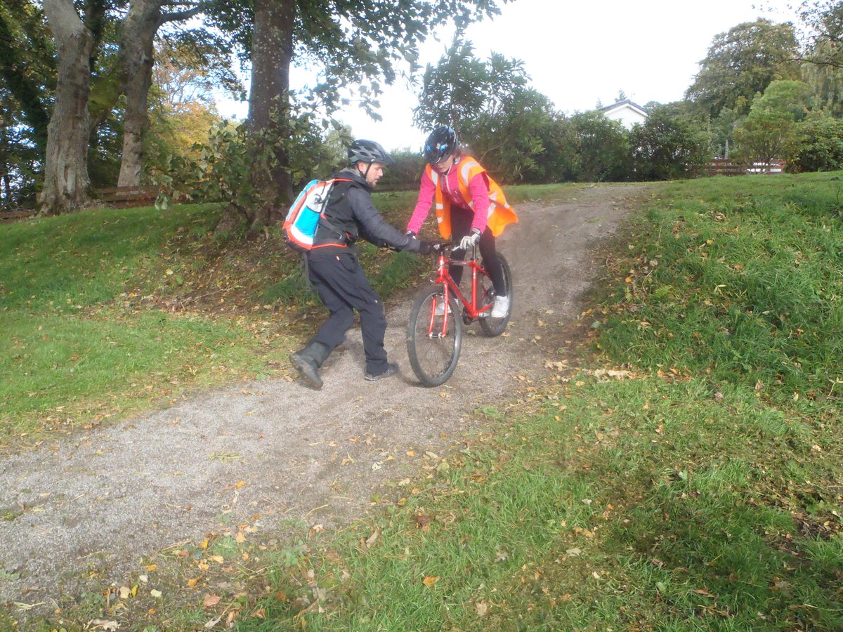 BlairvadachStew's tweet photo. Day 2 - #MountainBiking with @CardonaldPri at @BlairvadachOEC 

Using the #AttackPosition to tackle lots of different challenges on the bikes course #adventure #challenge #education https://t.co/gUaouuaXFI