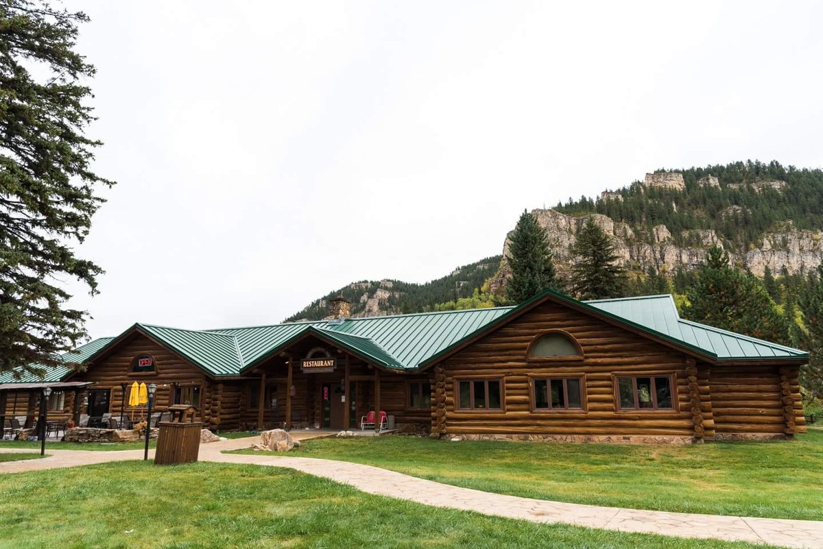 spfcanyon's tweet photo. October is officially upon us! Come enjoy the remaining colors in the canyon with a delicious meal at the Latchstring Restaurant. 🍴😍🍂🍁

#spearfishcanyon #canyon #fallcolors #fall #blackhills #spearfish #visitspearfish #latchstringrestaurant #beautifulviews #love #marvelousday https://t.co/Q881gtnyJQ