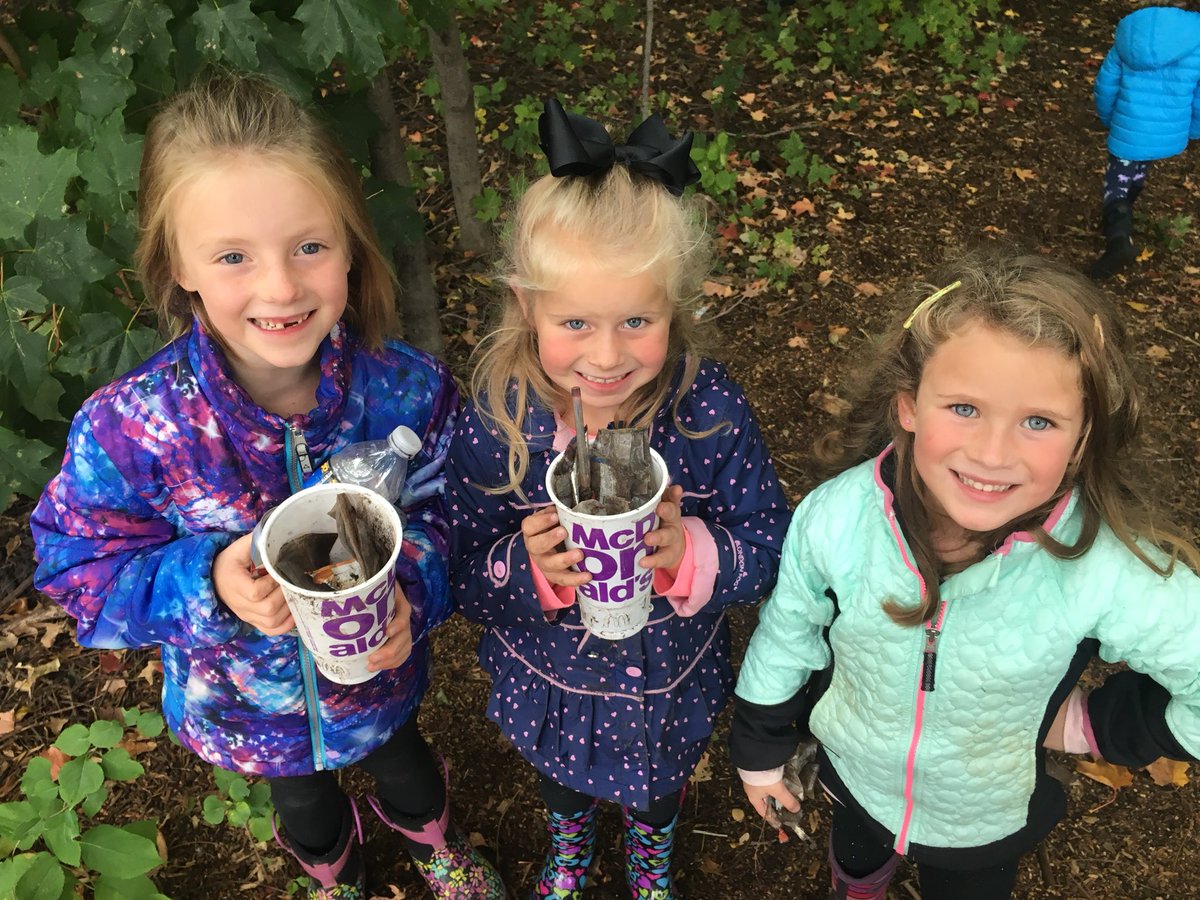 AndeeWebb's tweet photo. “No one litters on our watch!” I’m thankful for these girls who are constantly helping keep our nature center clean and safe! https://t.co/LsM7N9GwAd