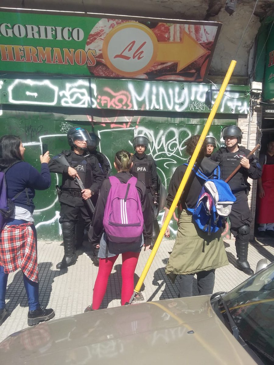 Solanopo's tweet photo. Finalmente y gracias a la movilización, la policía enviada por Larreta no pudo desalojar la Asamblea de Villa Urquiza. https://t.co/xYYddbV4PT