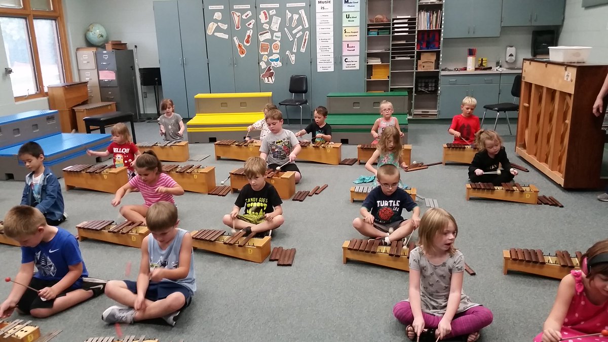 cellogrl33's tweet photo. Having fun with Orff instruments in kindergaten music class! @OacSchool https://t.co/BiYZ65GMaN