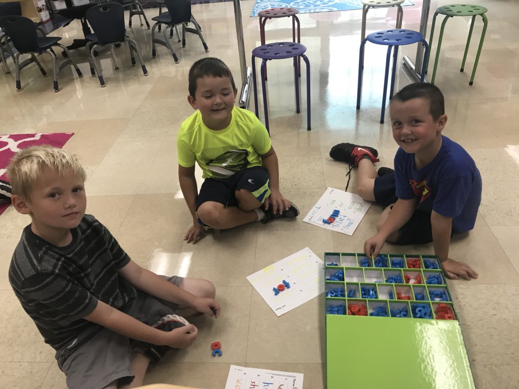 MrsKelch115's tweet photo. Working on r controlled vowels with ar and or patterns in WISE Time. We sorted words, wrote them, made them with magnetic letters, and created our own board games to play using words with these patterns. We like to have fun while we learn! #gtownway https://t.co/mxHc4BC4kf