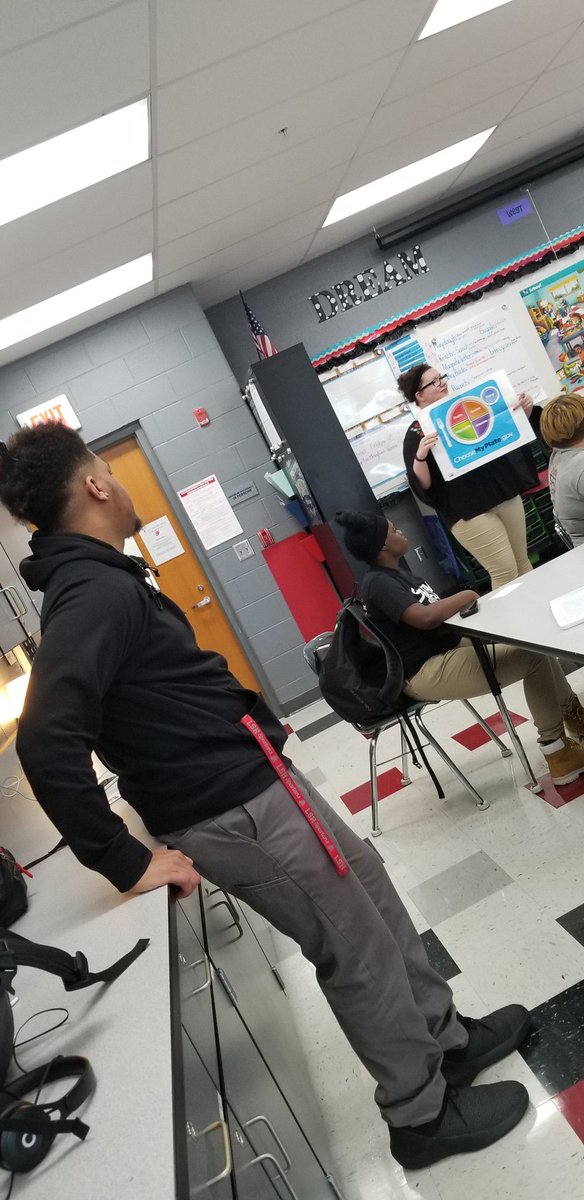 LSHEarlyChildEd's tweet photo. Seniors turn! Nutrition training from Bri @OhioStateLima extension partnering for the year! Seniors are making menus for their CDA credential #CT4Success #LSHCareerTech #LSHECE @LimaCitySchools https://t.co/WTSmgpvjvc