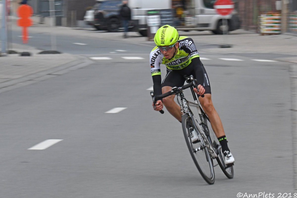 Solo on the last lap 👇 But not quite enough beans to bring it home... 5th and a nice end to the season at st. lievens houtem. Thanks <a href="/bmidct/">BMID cycling team</a>, project 51 and everyone for the support. 📸 @AnnPlets