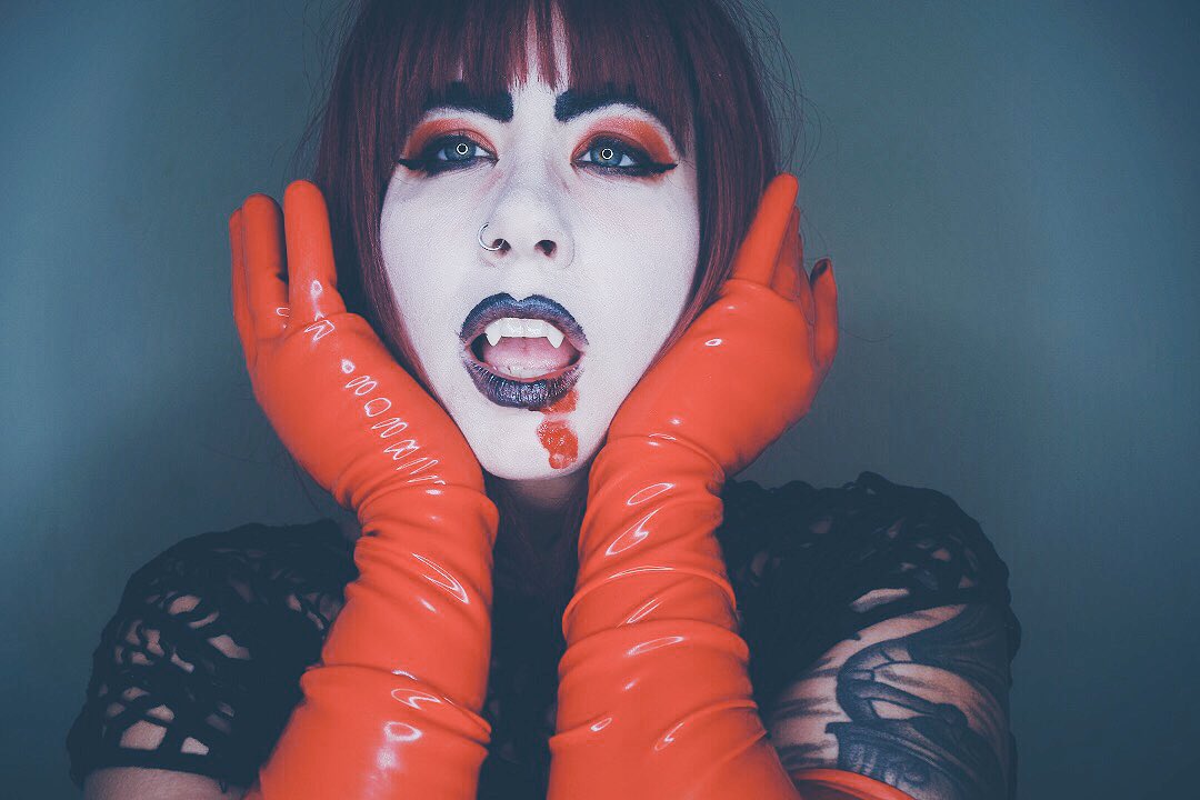 deannadeadly's tweet photo. #C4SCREEPYCASH @clips4sale https://t.co/GbgGVdLKGy RT, like this and follow @clips4sale for a chance to win FREE clips!!! Your support and RTs are extemely appreciated &amp; I could really use a win on this contest!!! https://t.co/UJl59yT70V