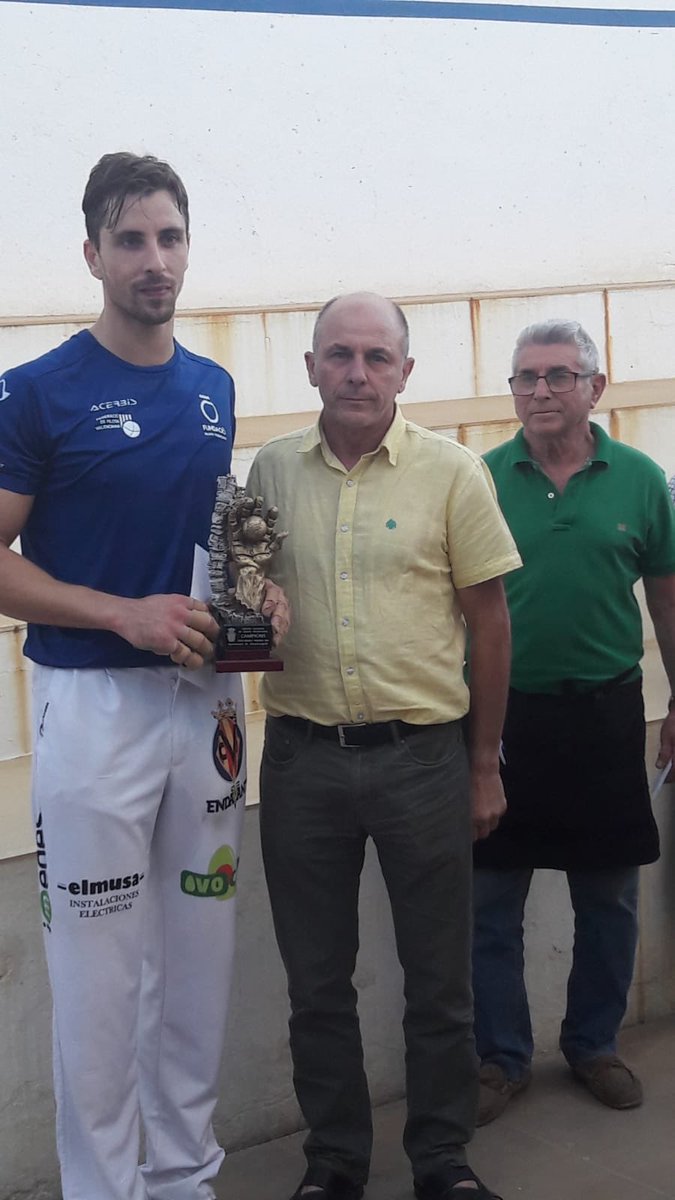 Pucholpilotari's tweet image. ⚾️ #Hui al 🏆 Trofeu Alcaldia de #FestesMassamagrell

4️⃣5️⃣🔴 Soro III i Raül
6️⃣0️⃣🔵 Puchol II i Salva

👏 Gràcies #pucholfans, esperem que hageu vist una bona partida😉

#pilotamola
@Imedes, @Gesmed, @VillarrealCF, #EndavantEsports, @pilota_3_0, @funpival, @fedpival