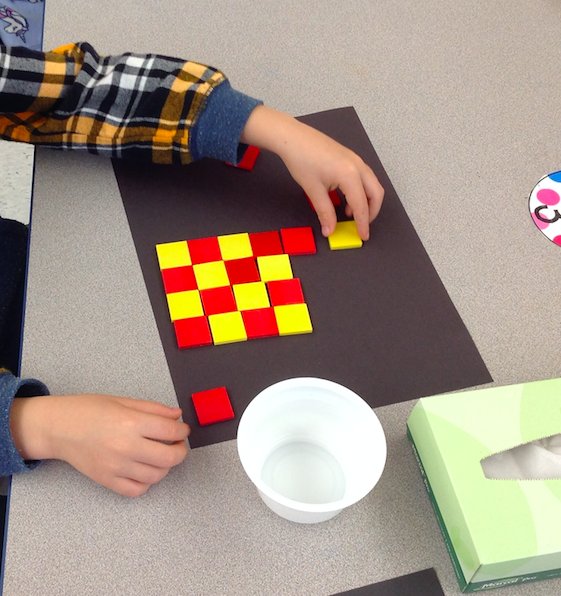 RawdingMolly's tweet photo. Love seeing the kinders organize and count! @Torpey111 @FiskeMath 
#LtLMath #CountingSquares #LPSelemMath https://t.co/ZSy6N8QIaT