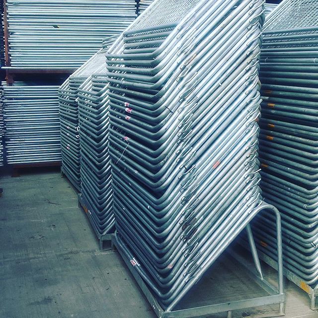 BuddhaGroupLtd's tweet photo. Another large batch of #metbarriers added to hire stock today... as we continue our large investment into various types of event #barriers #fencing & trackway! #eventbarriers #fencinghire #fencing #eventfencing #manchester #cheshire #uk #outdoorevents #f⦠https://t.co/znXMxrZNwJ https://t.co/qtCuxernpI