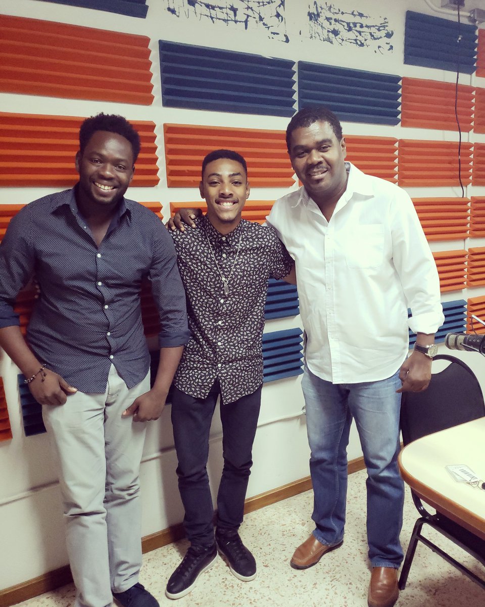 Paskamusic's tweet photo. Merci a "Rendezvous Visa" sur Visa Fm 88.1 de m'avoir invité aujourd'hui.
#Paska #binaboye #baxxentertainmentgroup https://t.co/YmQGHYD9NI