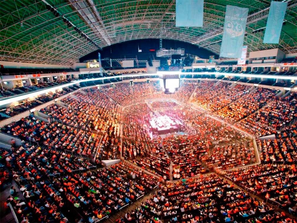 Arena перевод. аккорхотелс арена. Paris la defense arena. арена мехико. Arena monterrey monterrey.