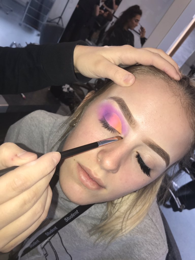 gemmacrutchley's tweet photo. Some excellent evening looks been produced on their first attempt!! We love the paradigm palette from @samplebeautysb Our make up learners will be working on clients after half term 👌💋#makeuppassion #newskillsbeentaught #employabilityskills @ElementsSalons @CheshireCollSW https://t.co/YVDipCNwVf