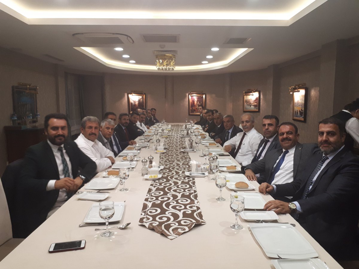 Milletvekilleri ve tüm ilçe başkanı arkadaşlarımız ile biraraya geldik.
Partimizim ilçe başkanları ile yaptığı toplantının değerlendirmesini yaptık.  <a href="/Akpart/">ömer faruk kasalak</a>