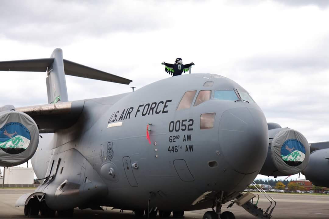 BlitzTheSeahawk's tweet image. So can I just park this here? Valet? A little help here ...... #SaluteToService #GoHawks #Changeofcommand #20yearsofBLITZ