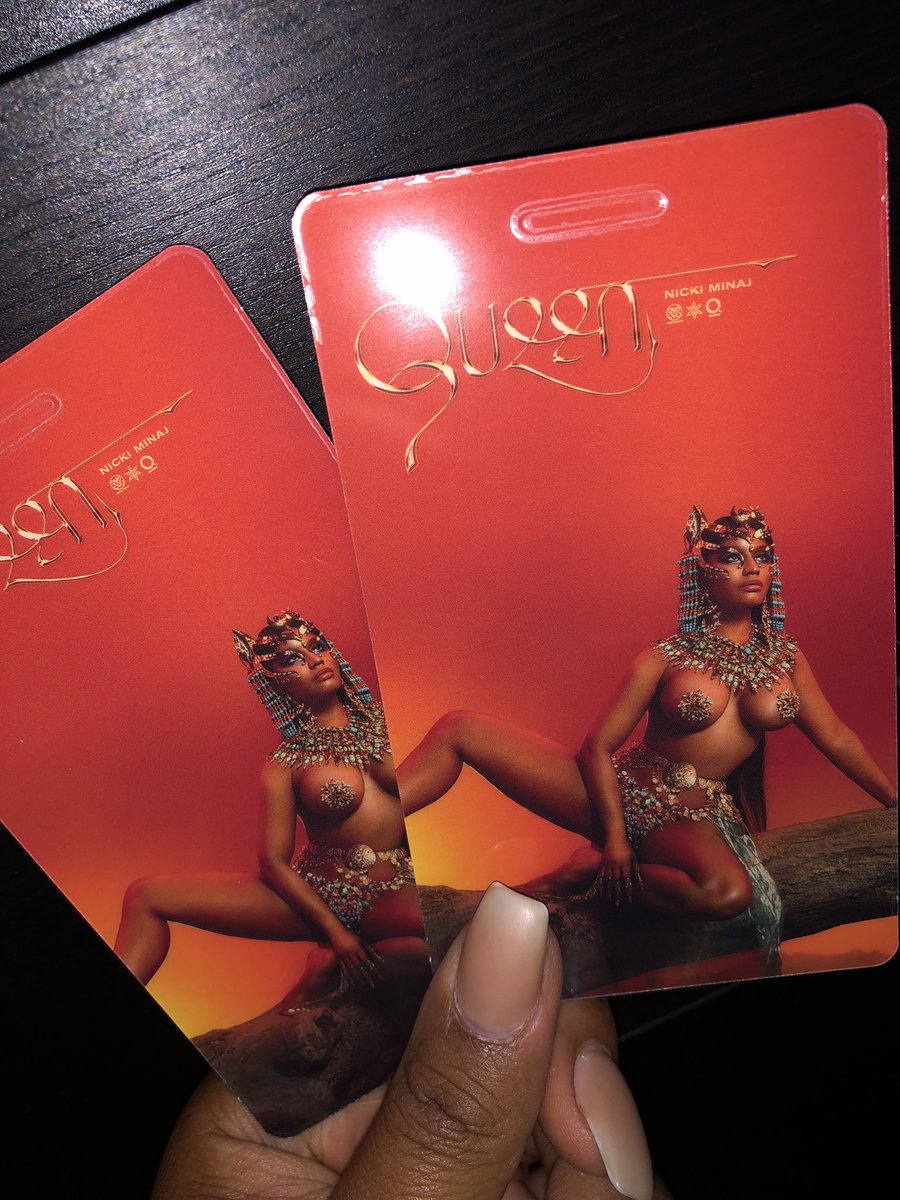 clearlyemMUA's tweet photo. Look what just came in the mail! #QueensQuarters #Queen @NICKIMINAJ https://t.co/LuikJdaWj0