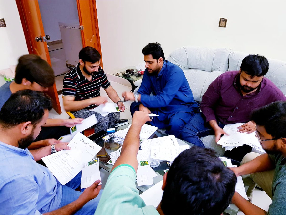 Siddiquisaad_'s tweet photo. این اے 243 گلستان جوہر میں کارکن الیکشن ورکنگ میں مصروف شاباش وطن پرستوں ہم نے گلشن اقبال این اے 243 کے ہر گھر میں سید مصطفی کمال کا پیغام پہنچانہ ہے
#NA243BelongsToPSP
#NA243 @KamalPSP https://t.co/MqwZRiNuKI