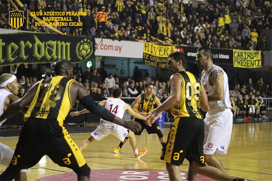 OficialCAP's tweet photo. ¡Volvió el básquetbol a #Peñarol! https://t.co/kIovvtFPWf