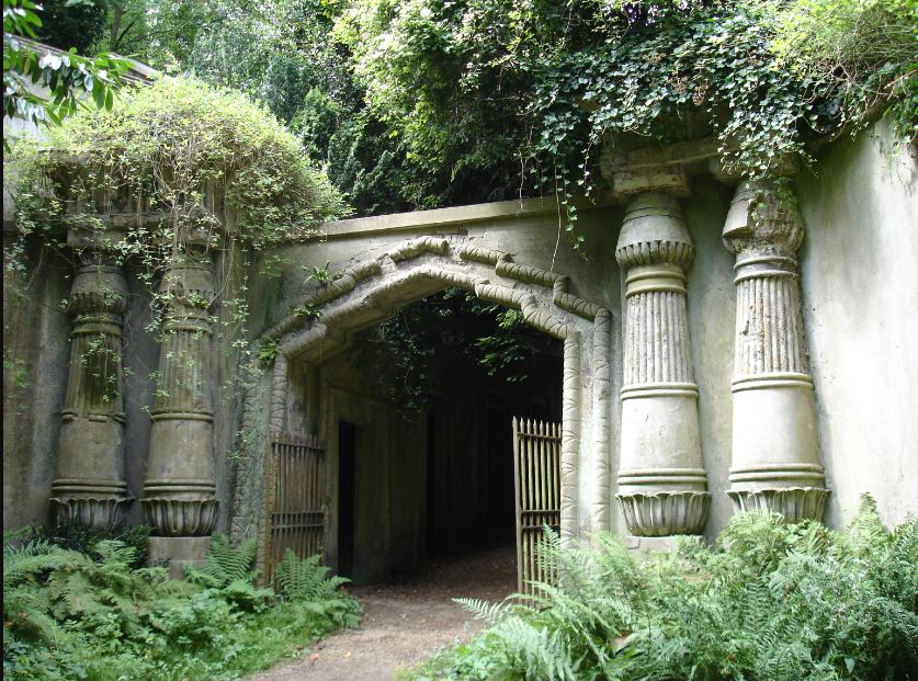 NinaAntonia13's tweet photo. 'The wind blows cold on waste &amp; wold
It bloweth night and day
The souls go by 'twixt earth &amp; sky
Determined not to stay.'    (Highgate Cemetery, 'Egyptian Avenue.') https://t.co/bUi5hEcU9k