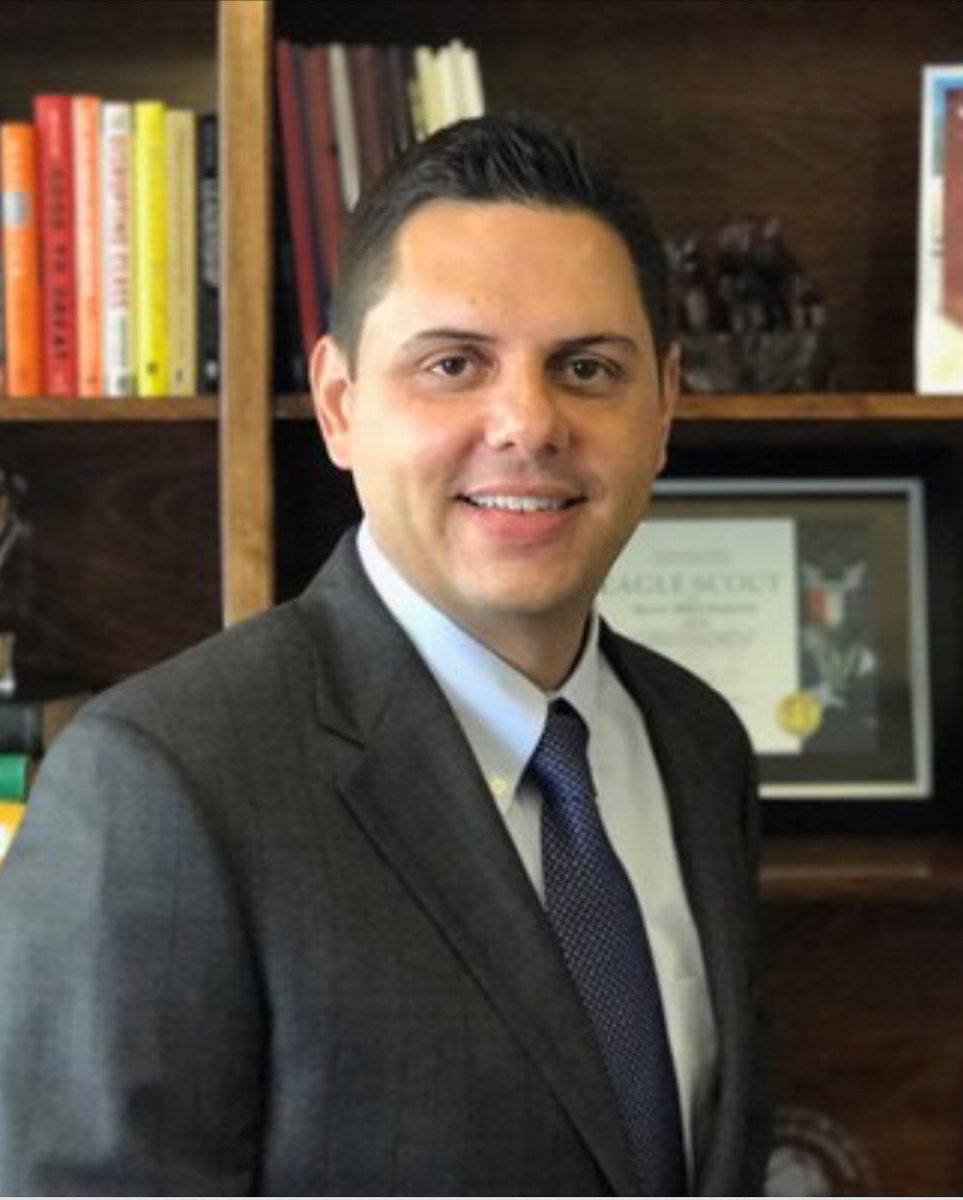 tasha_reads's tweet photo. I enjoy every day @PughRamsHISD. There is a great leader there who gets into the work. Thank you for sharing your vision and allowing me to help to #PushItToTheNextLevel #ThePughWay @jasonldavila I honor you. Thanks for leading by example. #NationalPrincipalMonth https://t.co/8eOJbO0izU