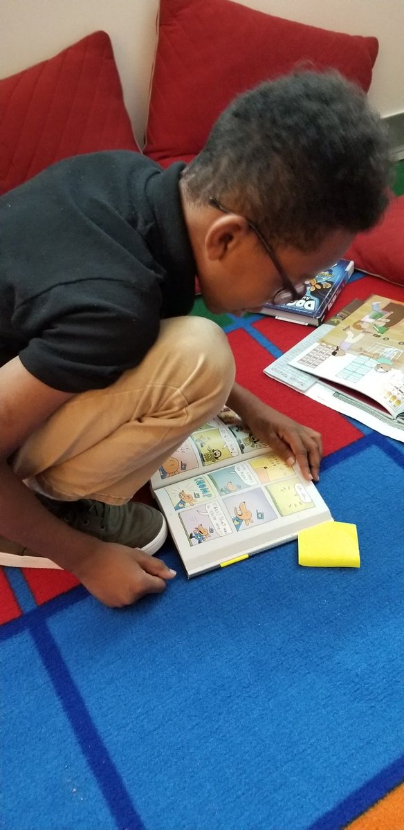 Sometimes a 'just right book' is as simple as finding what keeps us interested! 😍🙌📖 #Dogman #ReadingIsFun #JustRightBook pic.x.com/a2upxzs1ao