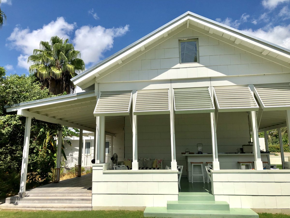 @florafarmspa 🌸 great discounts on your favorite treatments including massages, facials, manicures &amp; pedicures, essential oil hair treatments and more! Thru October 31
📌 spa@flora-farms.com #florafarms