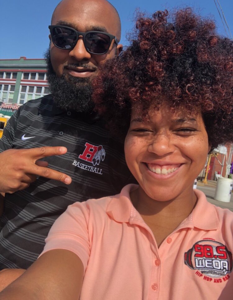weoa985's tweet photo. We appreciate @EVSCHarrison Athletic Director @Andre0910 stopping by this afternoon out at the Fall Festival! #LoveLocalRadio https://t.co/MiX5K8wP1J